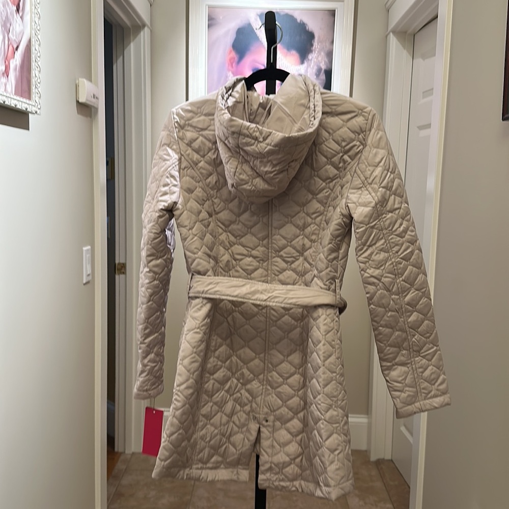 VINCE CAMUTO women’s Belted Hooded Quilted Jacket - Picture 9 of 16